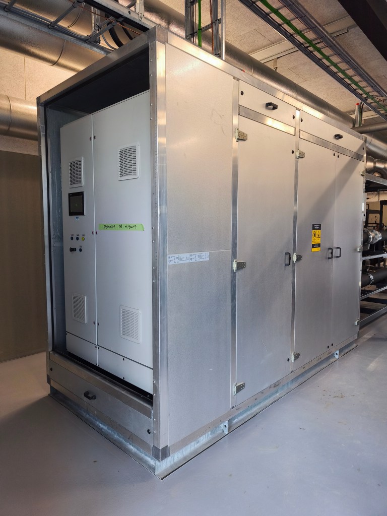 1 MW průymslové tepelné čerpadlo Fenagy voda/voda umožňující použití chladiva R290